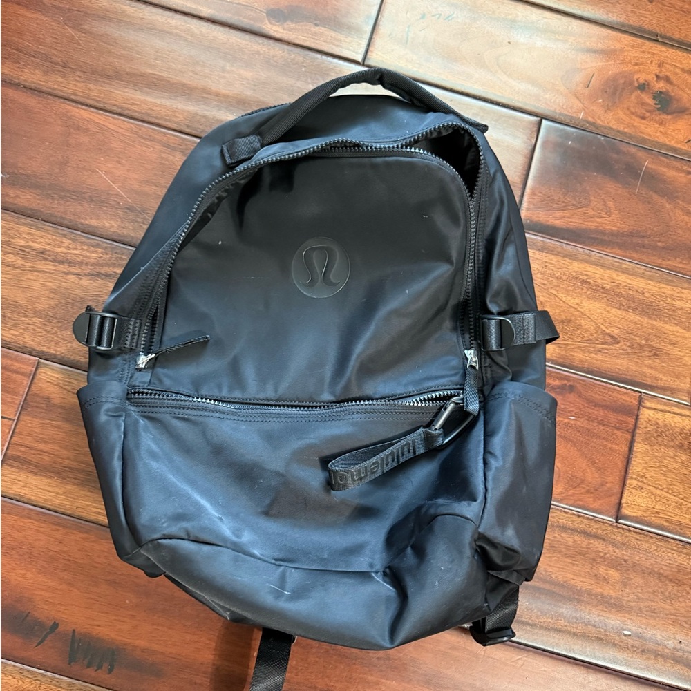 Black Lululemon backpack